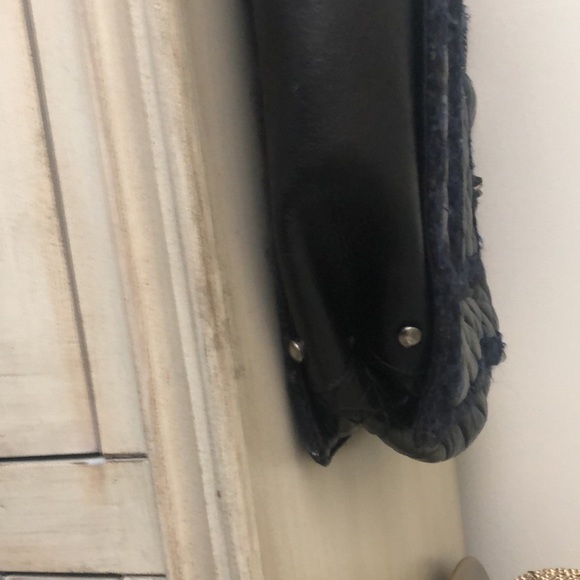 Stunning Authentic Chanel Leather and Tweed-Like Tote Purse - Picture 5 of 9